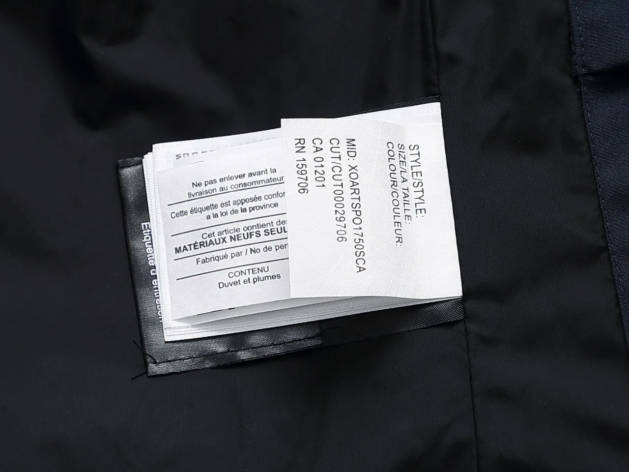 P840 Canada Goose Canada Goose #Expedition04 Parker, a treasure of Canadian origin! Limited supply worldwide! Canada Goose Model 04 is a top-notch couple model. The polar cold-proof outdoor series fur collar detachable hooded parka down jacket is the first Goose in 2024. I hope my partners will like it. Peak quality. I hope everyone can identify it together! The most popular cool items of the Big Goose family in 2024 are online. The same popular product of Yi Yang Qianxi is said to be a joint limited edition Big Goose that cannot be bought in autumn and winter. If you dislike the sameness of the Big Goose in the past, then this model will definitely give you a different experience! This year's most powerful couple's collection for autumn and winter is online, a top-notch luxurious ready-to-wear style, paired with an outdoor warm down jacket with great style and charm! The most standard and classic items of the Daye family in the past two years are equipped with unique reflective stripes for embellishment, which further shows the high-end fashion performance effect. With the embellishment of hardware buckles, it has excellent performance effect. The upper body is clean, simple and elegant, even for urban leisure. It is suitable for various occasions. Designed with large pockets, this model has a large capacity and is equipped with reflective stripes, making it safer at night. It is suitable for various adventure activities. It is made of windproof and waterproof technical materials. The interior is filled with full white duck down, which is absolutely cold-proof and warm. It also has a stand-up collar design and fine fluff at the collar, with meticulous attention to detail! The charm of this model is also more spiritual, and the upper body has more temperament and specifications. It perfectly shows the ultra-high standard of fashionable performance of this model, integrating outdoor and life, and you can even create high-street wear! The most pinnacle limited-edition goose that we have presented so far, both in terms of design and detailed materials, it is completely outstanding. The grand and evergreen version design is matched with cool reflective elements. The overall appearance can be said to be quite high, and it has that kind of powerful outdoor performance! It combines high-end casual attributes with high-street style. It is high-grade, domineering, warm, and beautiful. The visibility of the upper body is quite strong, and the configuration of the owl element is highly brand-recognizable. The overall brand performance and visual effects are fully enhanced, and it also has the high-end sense of fashion and fashionable performance. It is a must-buy product because this is the most awesome down brand on the earth and one of Canada's three national treasure brands. It is also a very sentimental down luxury brand. In the field of polar cold-proof clothing, goose has made an irreplaceable contribution.. SIZE: XS S M L XL XXL Color: black, off-white, red, navy blue, gray